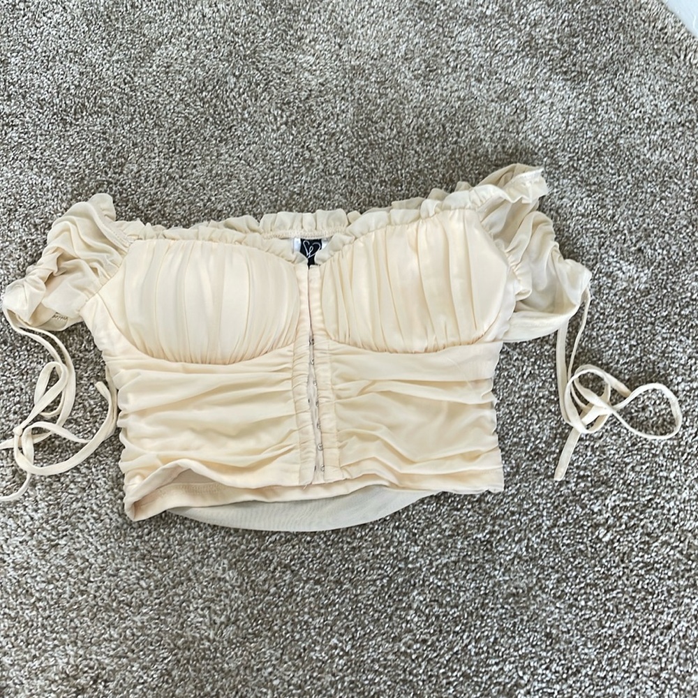 Windsor Cream Off the Shoulder Crop